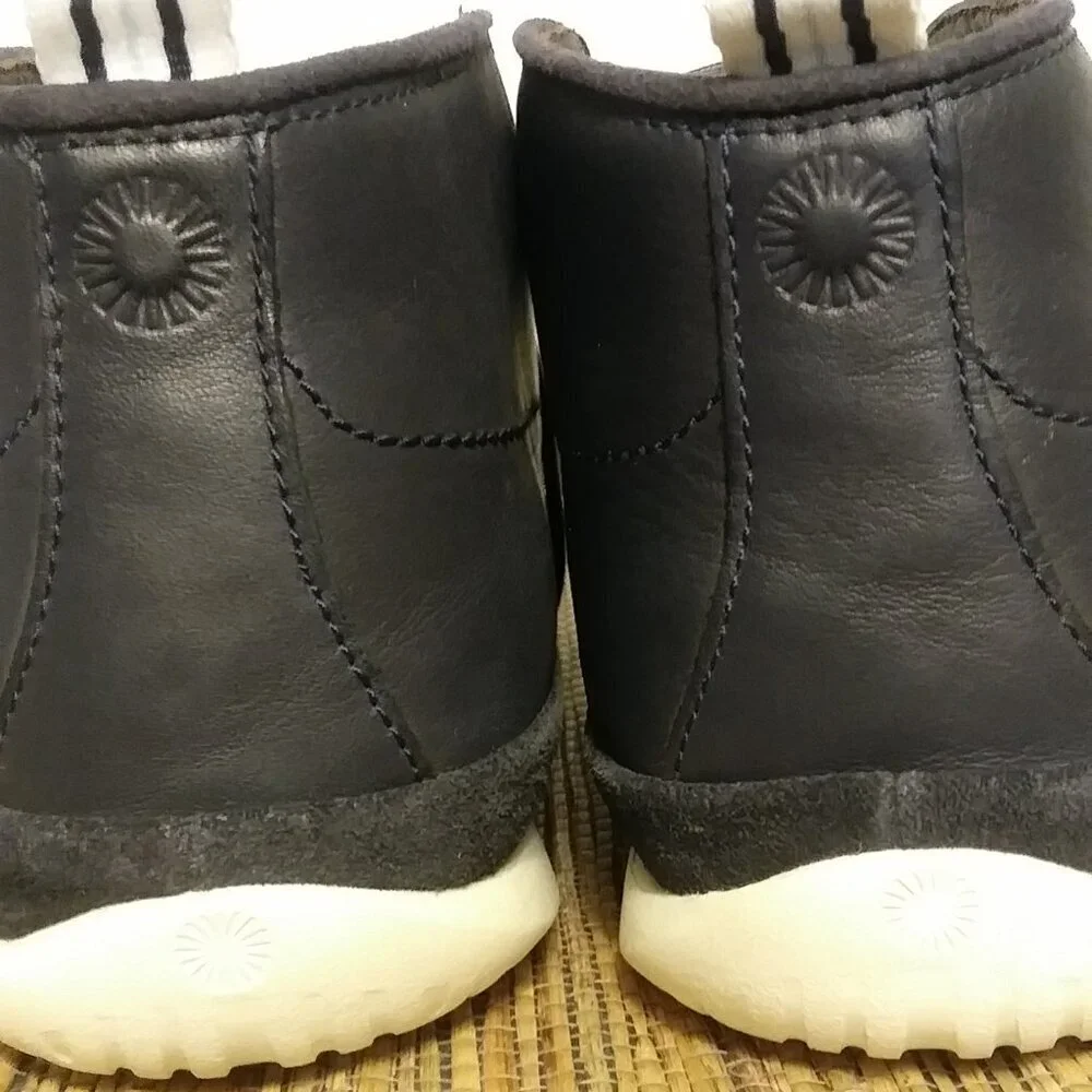UGG Freamon Capra Chukka Boots Men’s 8.5 Black Leather Casual Comfort
